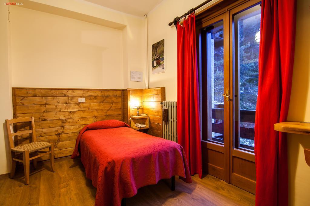 Hotel Garni Mille Pini Scanno Quarto foto